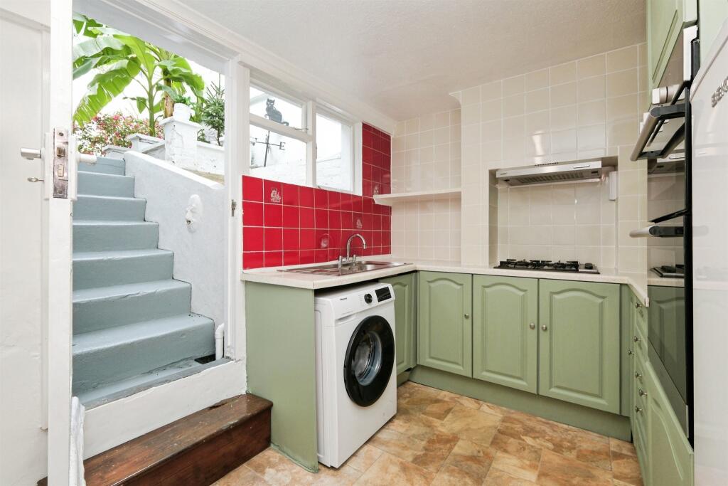 House in Brighton, Round Hill - View 4