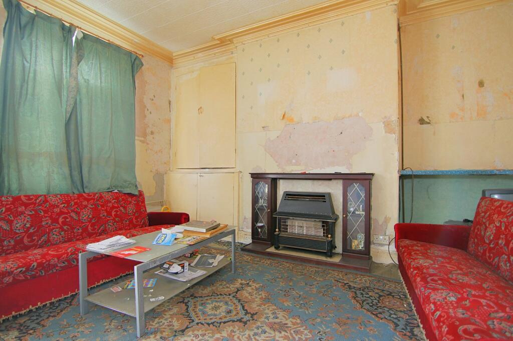 House in Bradford, West Yorkshire - View 3
