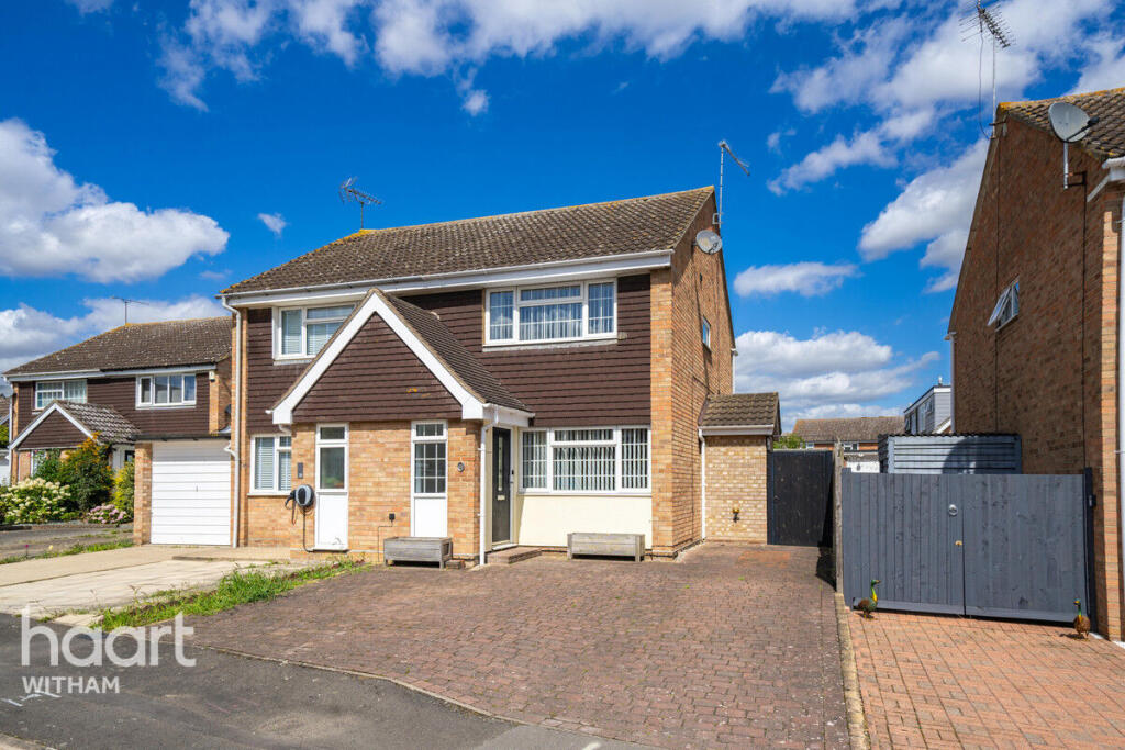 Juvina Close, Witham photo 2