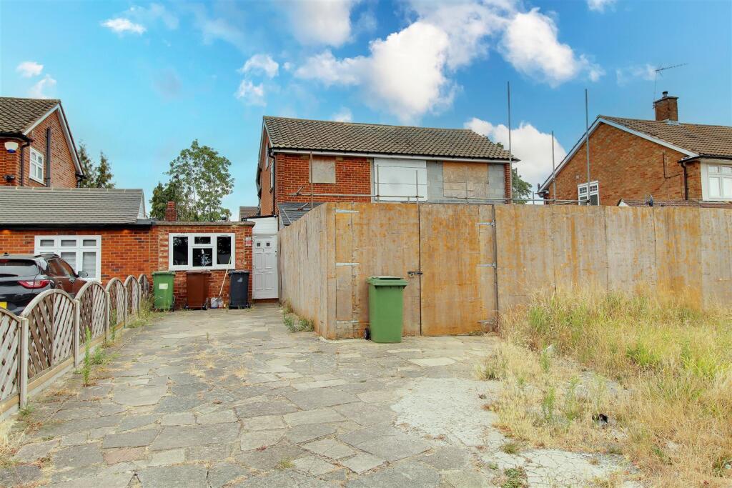 Main image of property: TIVERTON ROAD, POTTERS BAR