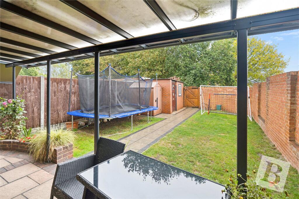 House in Basildon, Essex - View 4
