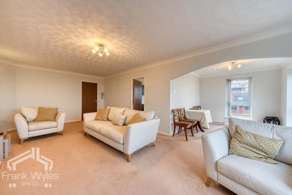 Apartment in Lytham St Annes, St Annes - More