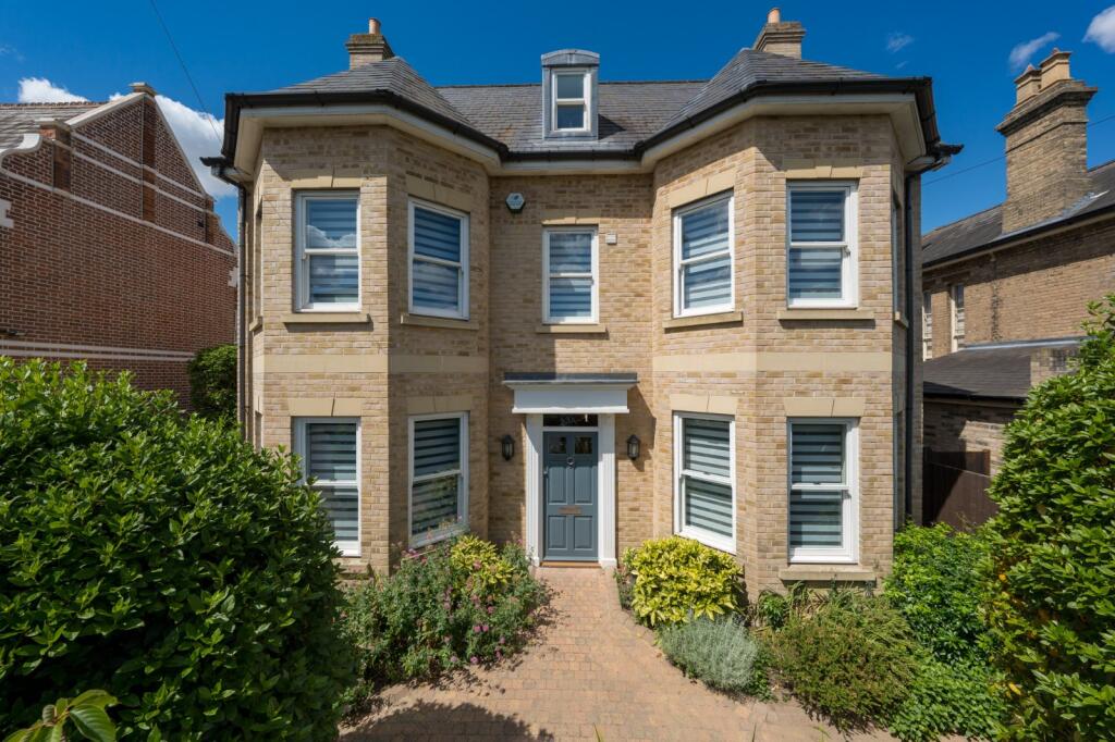 Main image of property: Oxford Road, Lexden, Colchester, Essex, CO3