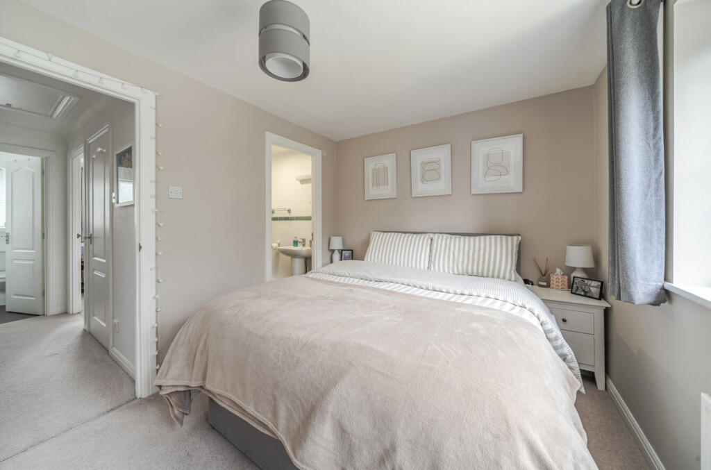 House in East Hampshire, Alton - View 4