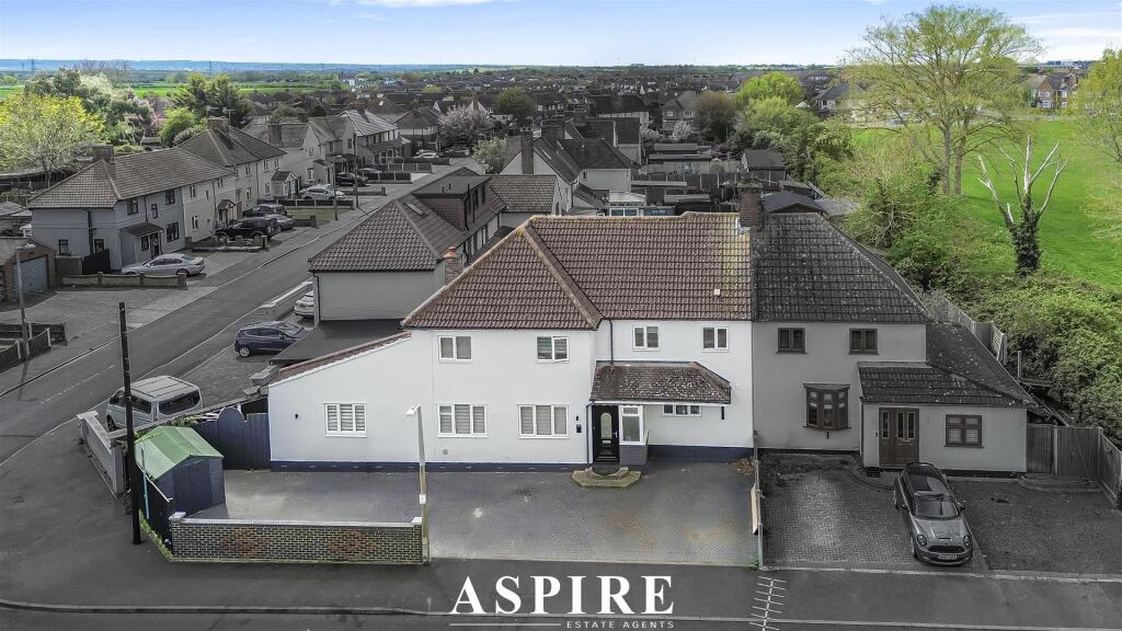 5-bed semi-detached on Park Road, Corringham, Stanford-Le-Hope, £575,000