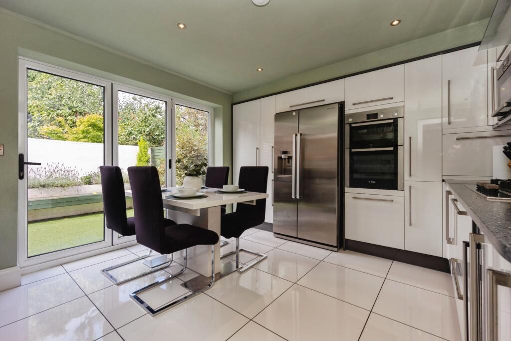 House in Stockport, Heaton Norris, Cheadle Heath - View 4