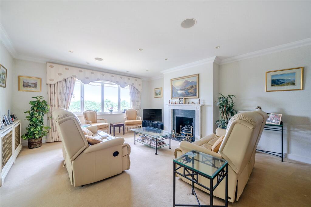 Apartment in Kingston upon Thames - View 2