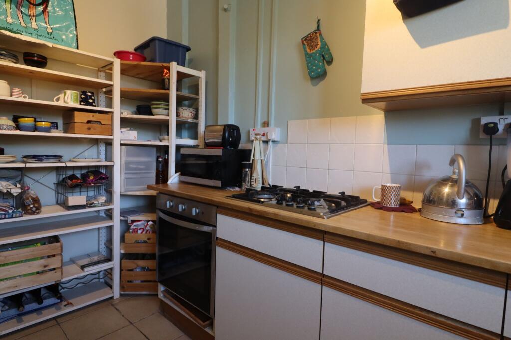 Apartment in London - View 5