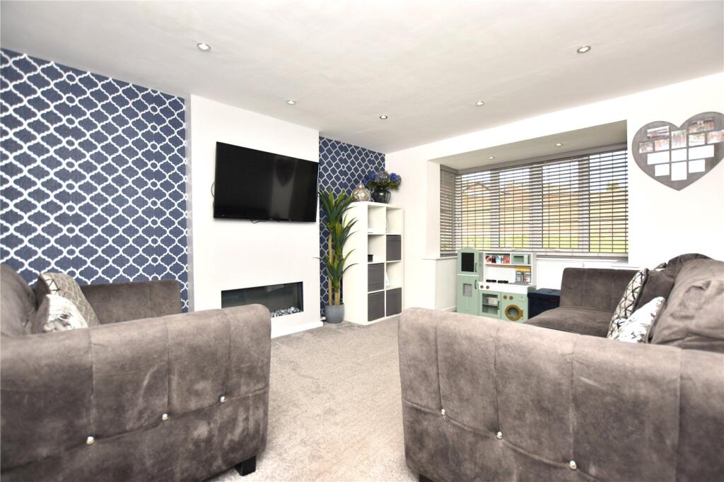 House in Leeds, Blackgates, West Ardsley - View 2
