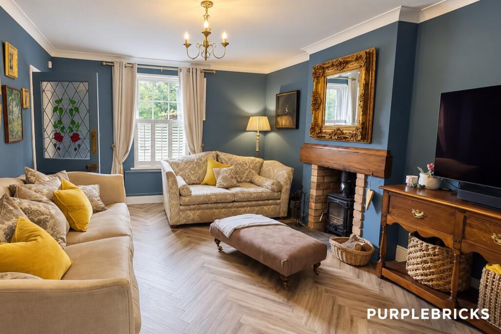 House in East Lindsey, Midthorpe, West Ashby - More