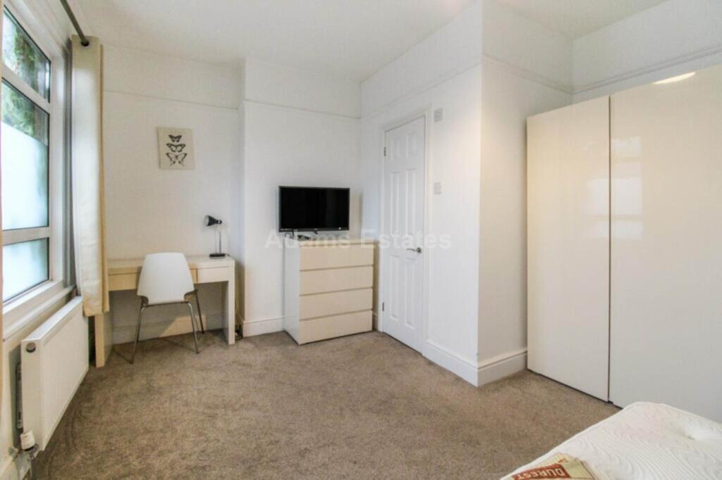 House in Reading - View 4