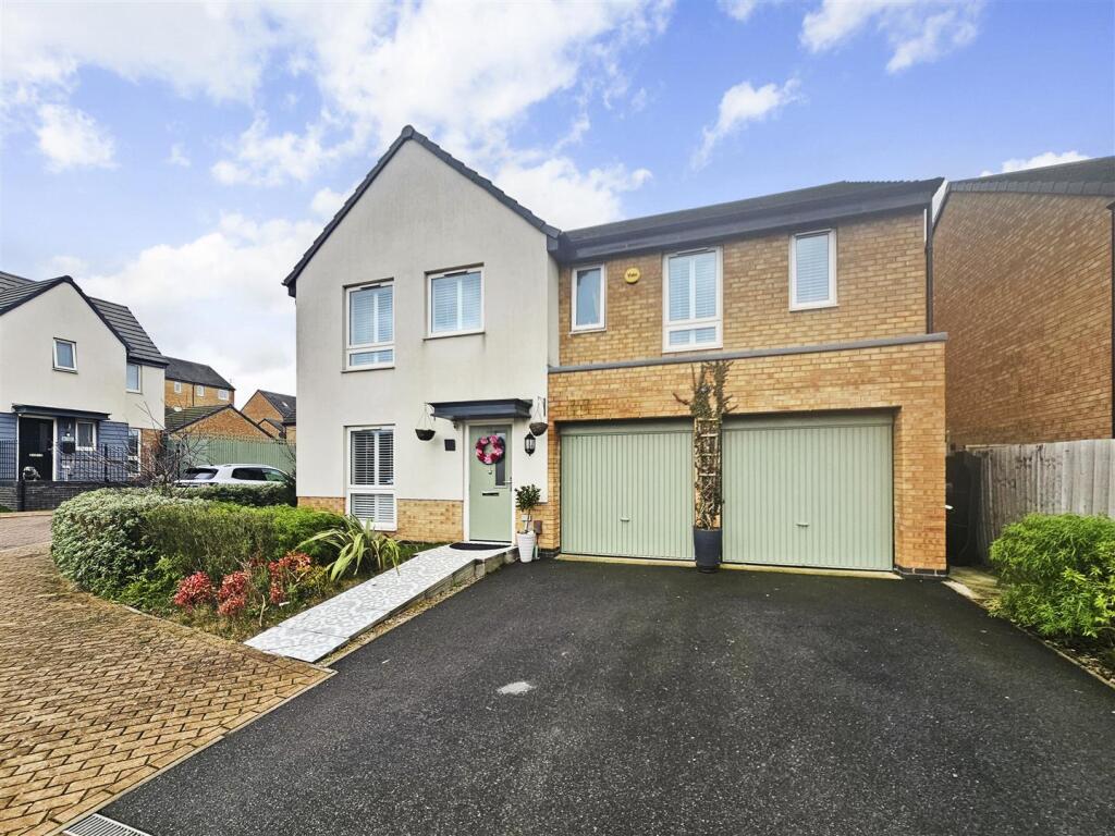 Main image of property: Vickers Close, Gedling, Nottingham