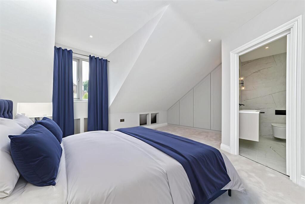 House in St Albans, Sandridge - View 5
