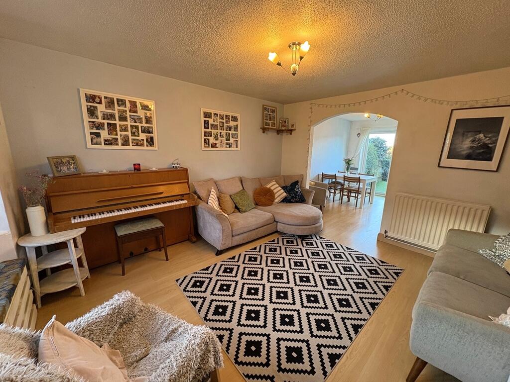 Gronau Close, Honiton photo 3