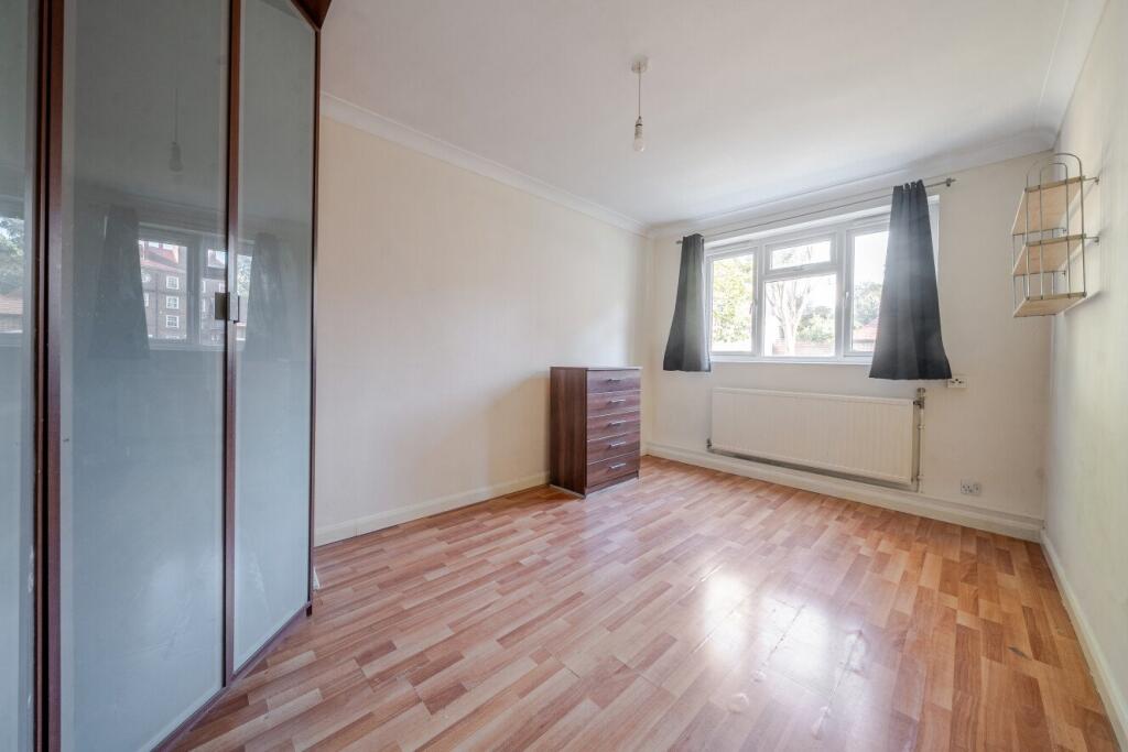 Apartment in London, Queen Caroline Estate, Hammersmith - View 4