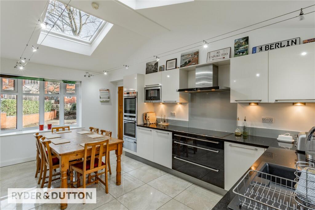 Brookfield Grove, Ashton-under-Lyne, Greater Manchester, OL6 photo 4