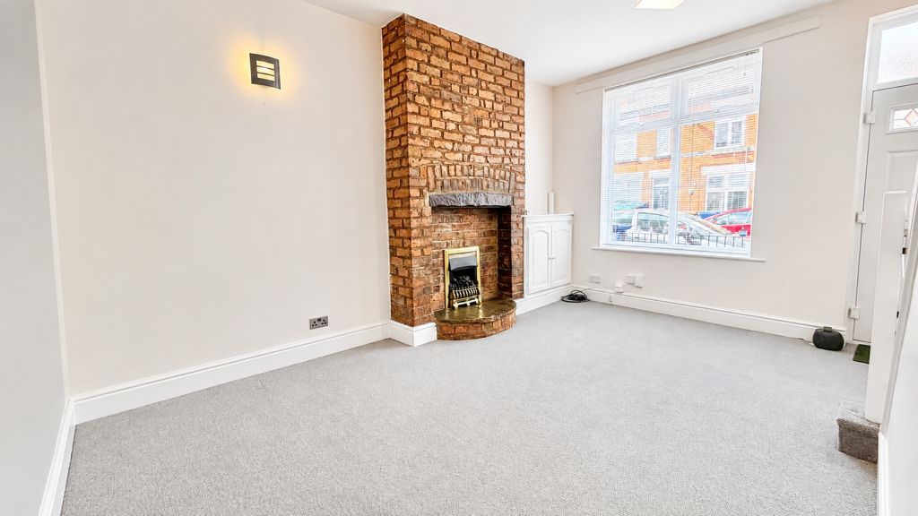 House in Stockport, Heaviley, Cale Green - View 2