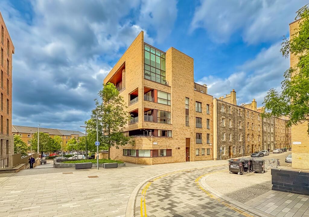 Main image of property: 1/13 McEwan Square, Fountainbridge, Edinburgh, EH3