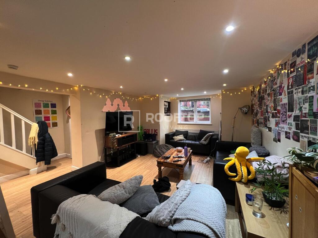 House in Leeds, Hyde Park - View 4