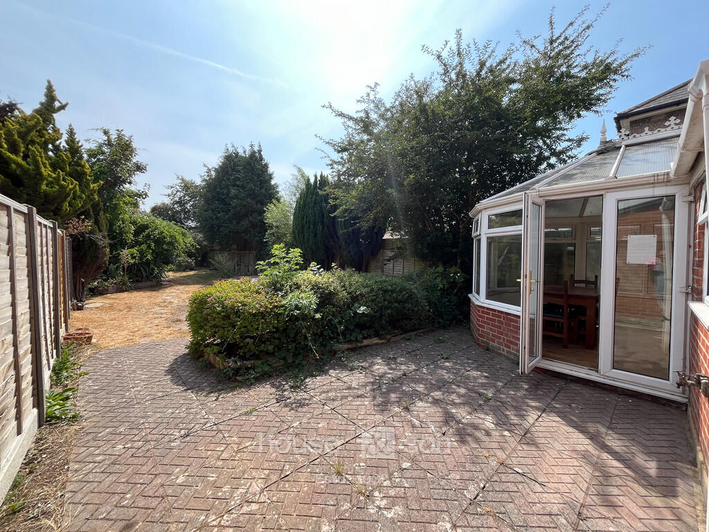 House in Talbot Village, Ensbury Park, Bournemouth - View 5