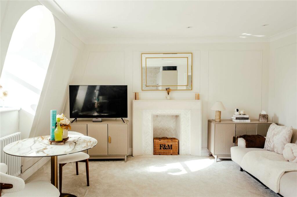 Apartment in London, Royal Borough of Kensington and Chelsea - View 2