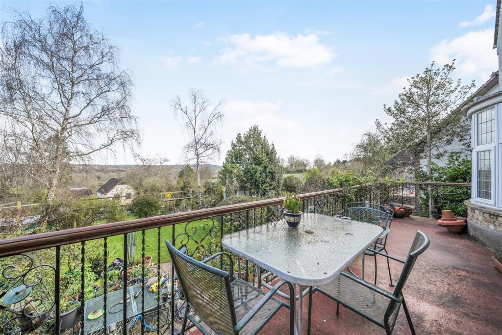 House in Swindon - View 4