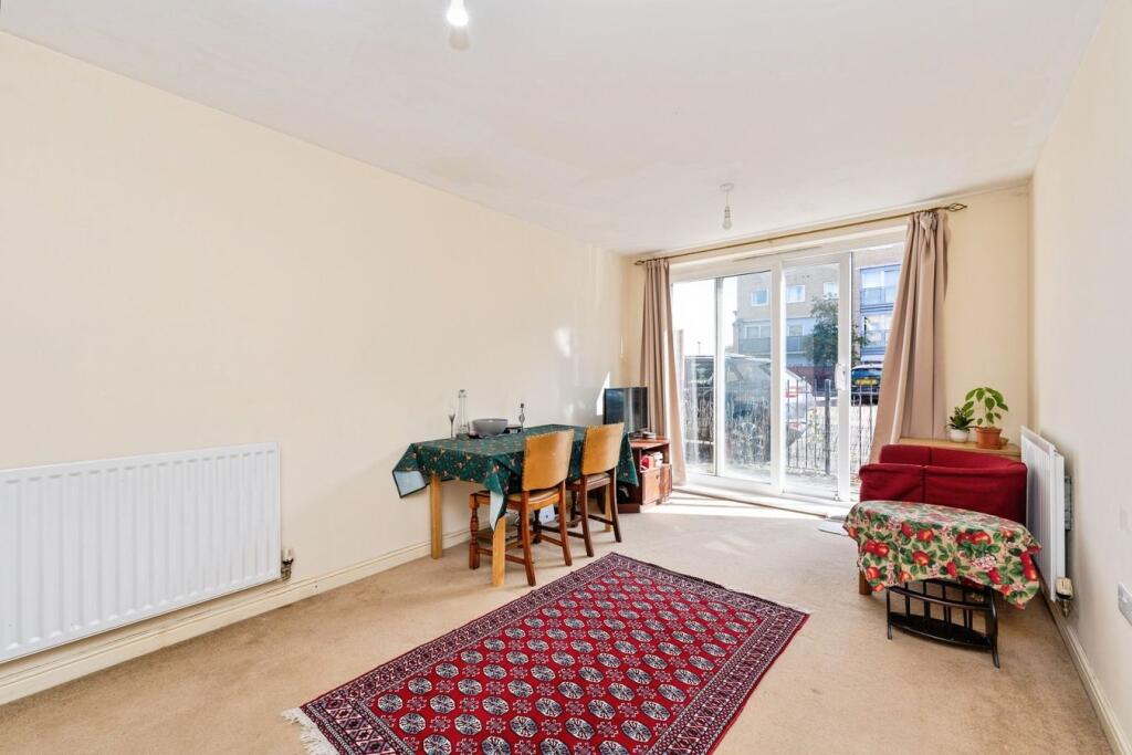 Wooldridge Close, Feltham, TW14 photo 2