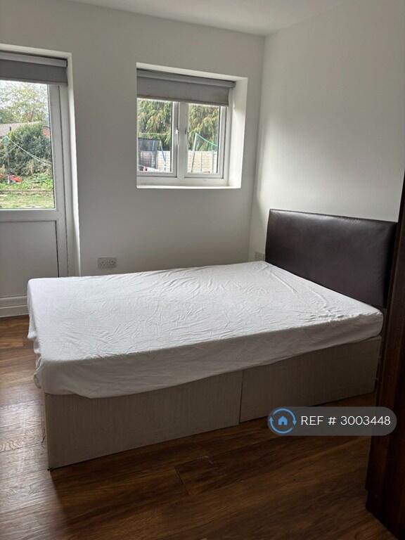 Apartment in Twickenham - View 5