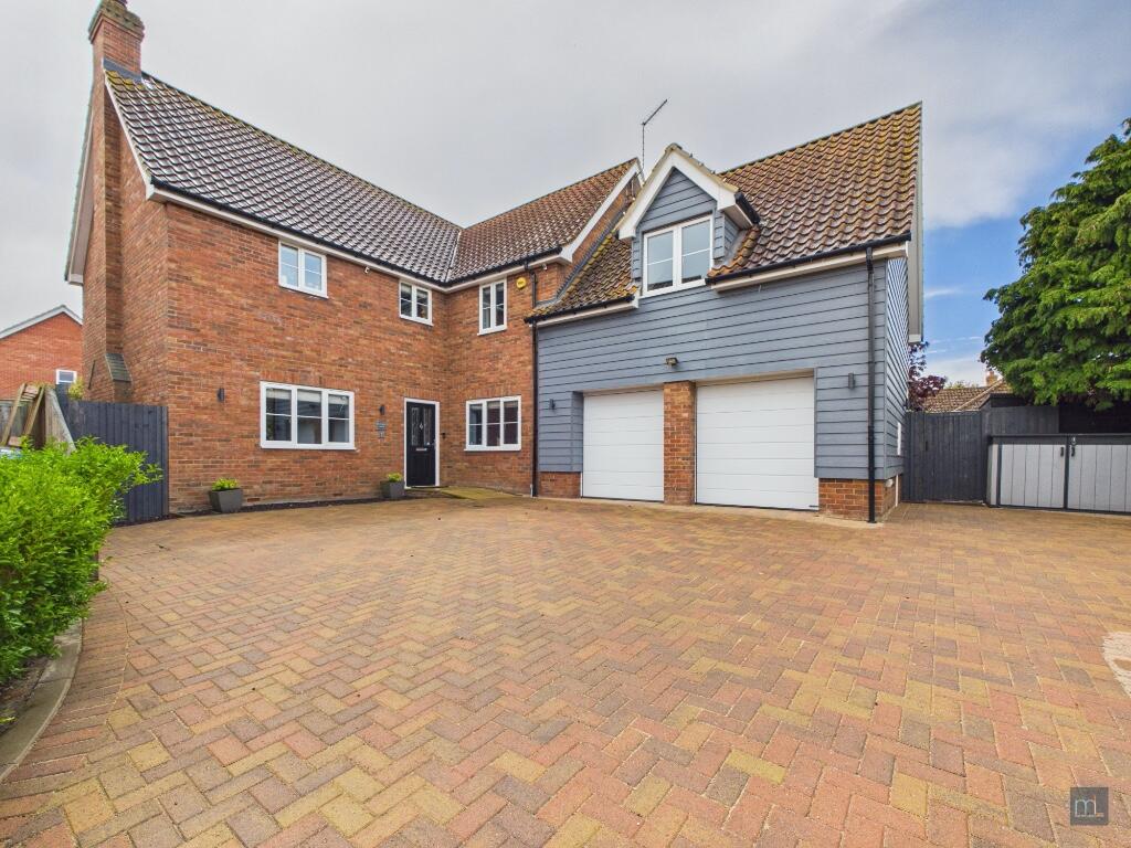 Main image of property: Russet Close, Finnigham, IP14 4TU