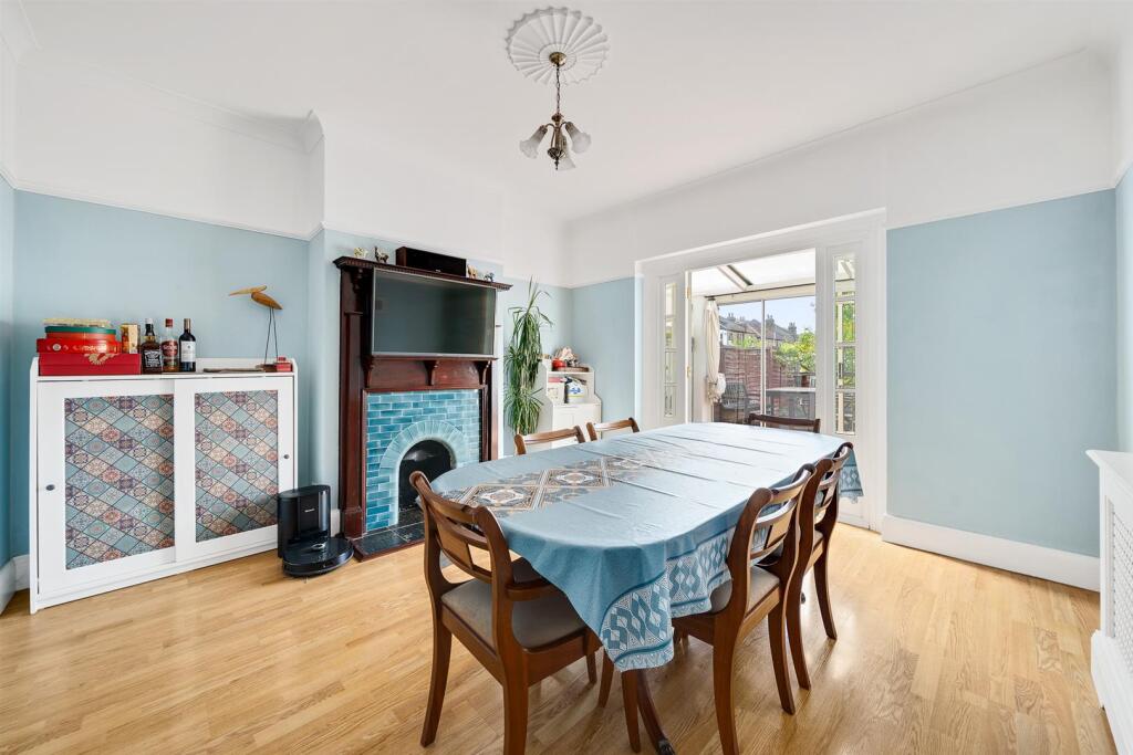 House in London, Eltham Park, Well Hall - View 3