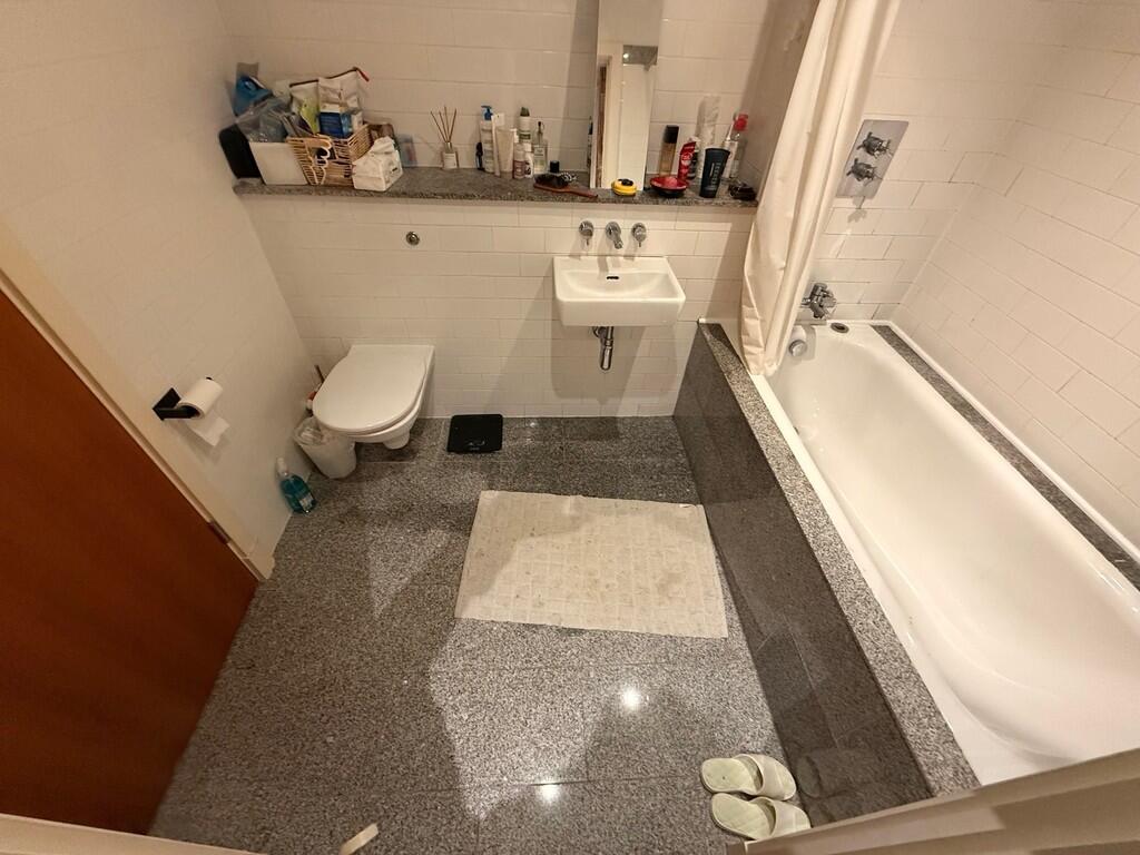 Apartment in Manchester - View 5