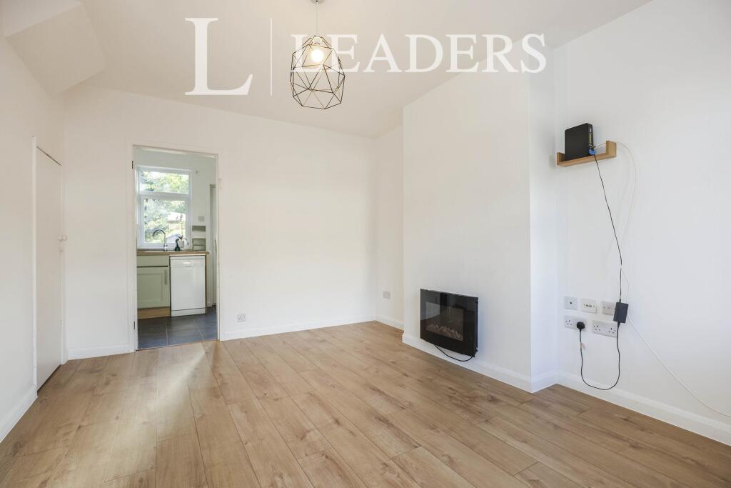 House in Warwick, Woodloes Park - View 4