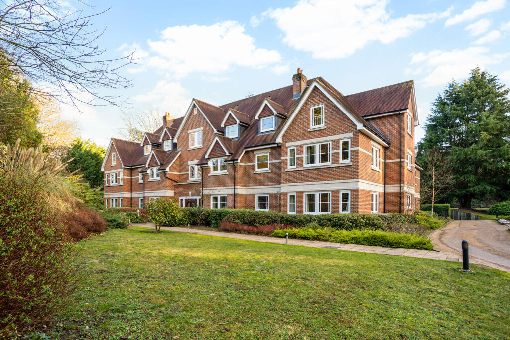 Main image of property: Lakewood, Fairmile Common, Cobham, Surrey, KT10