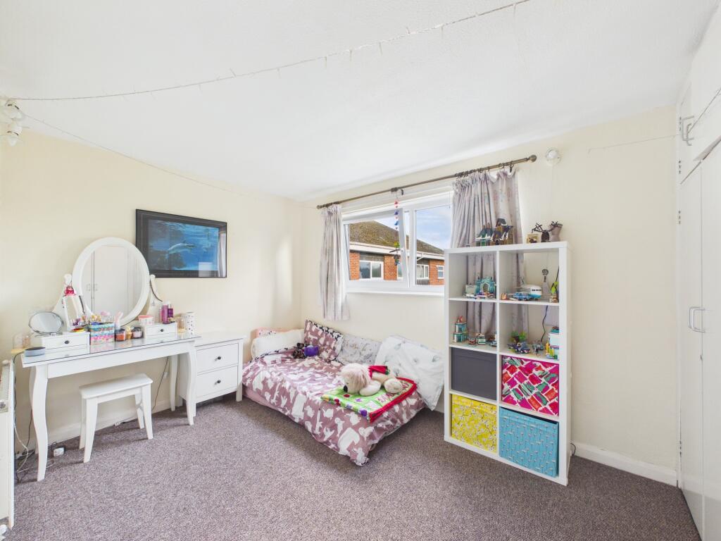Apartment in Fareham, Hampshire - View 5