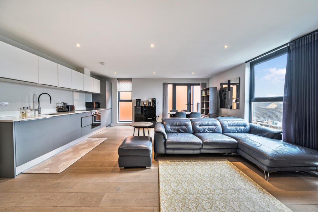 Apartment in London - View 3