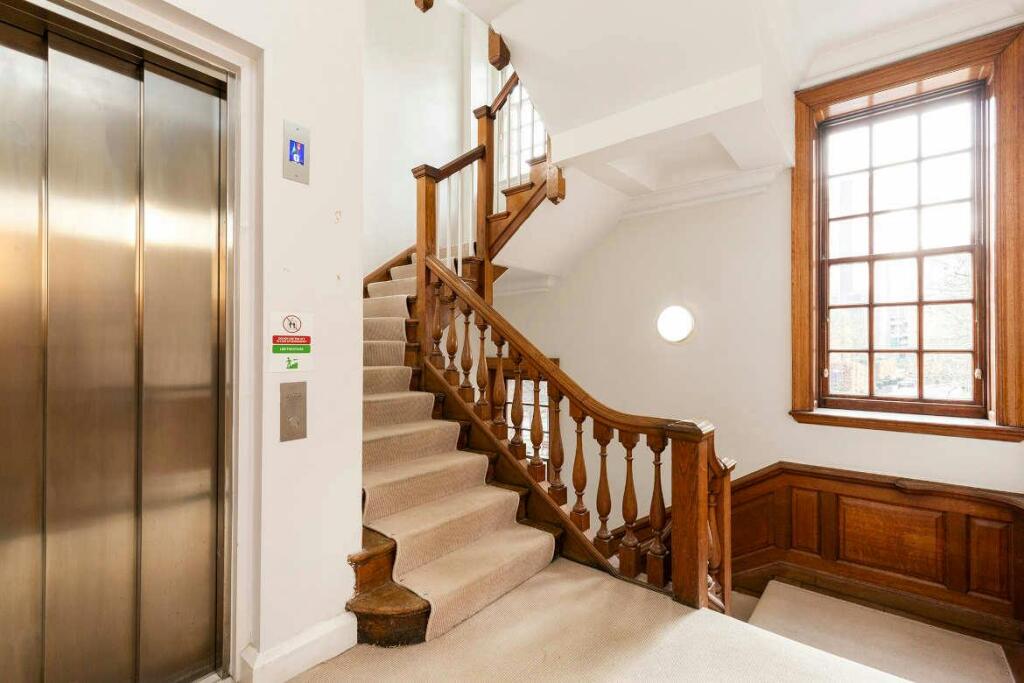 2 Devonshire Square