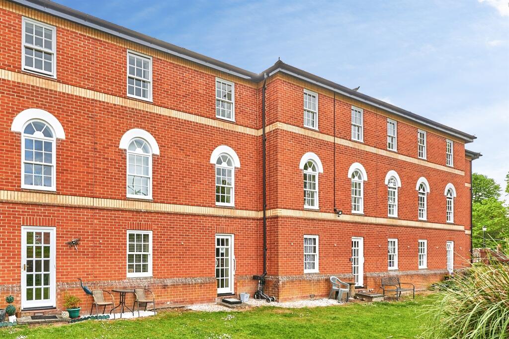 1-bed house on Farmadine House, Saffron Walden, £75,000