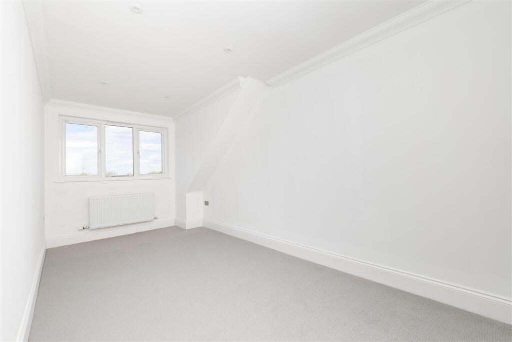Apartment in London, Benhilton - View 4