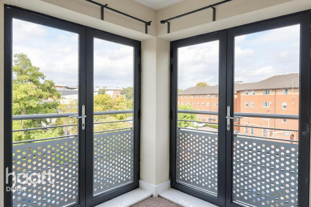 Apartment in Derby - View 4