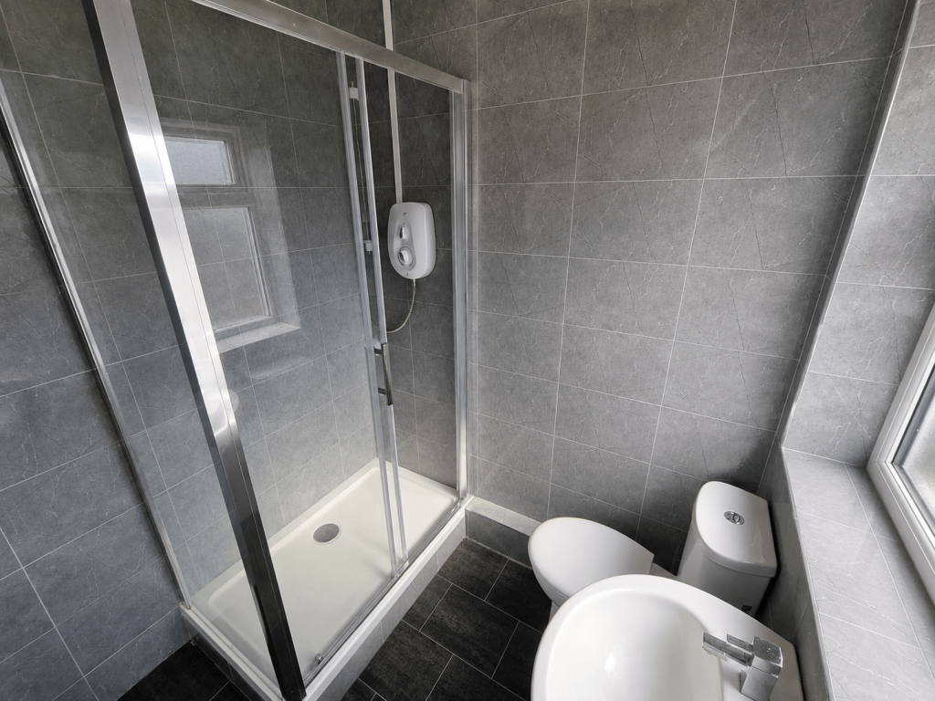 Apartment in Coventry, Clifford Park - View 2