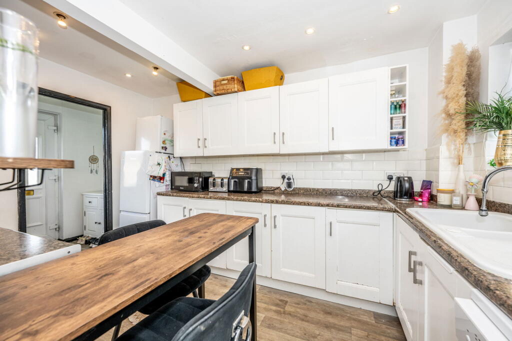 Vaughan Close, Southampton, Hampshire, SO19 photo 3