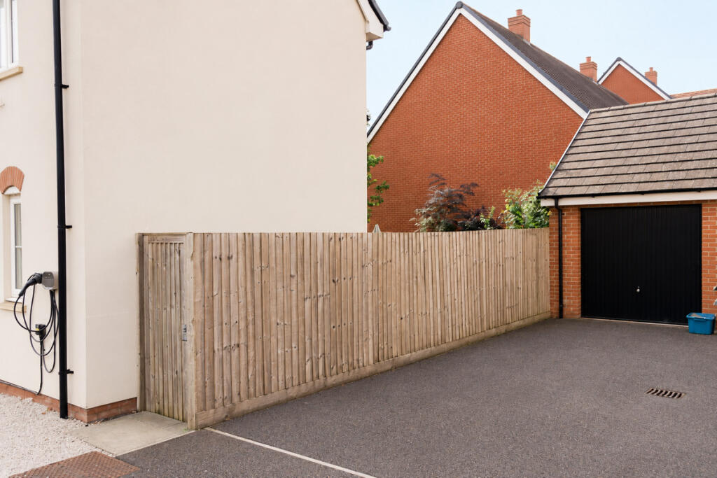 House in Milton Keynes, Newton Leys, Bletchley and Fenny Stratford