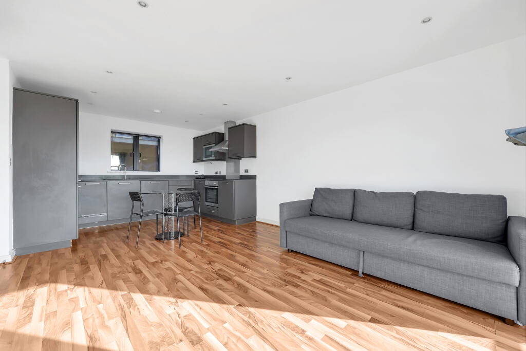 Apartment in London - View 5