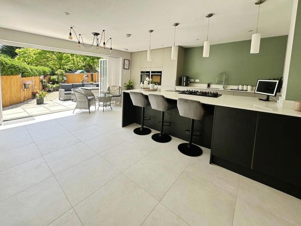 House in Reading, Barkham - View 2