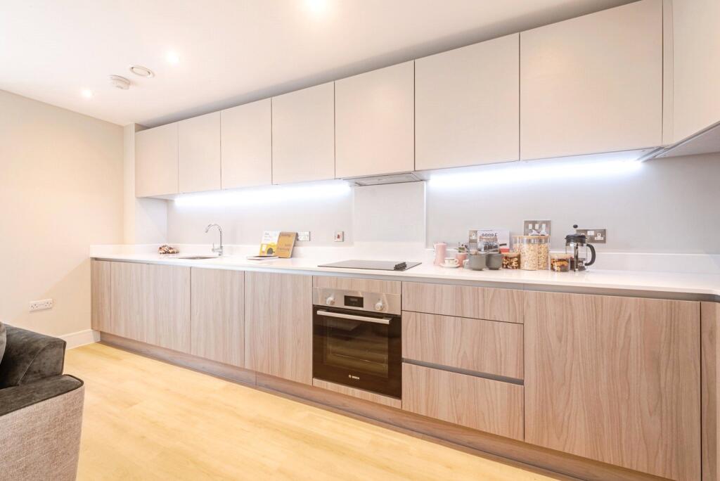 Apartment in Newbury, West Berkshire - View 3