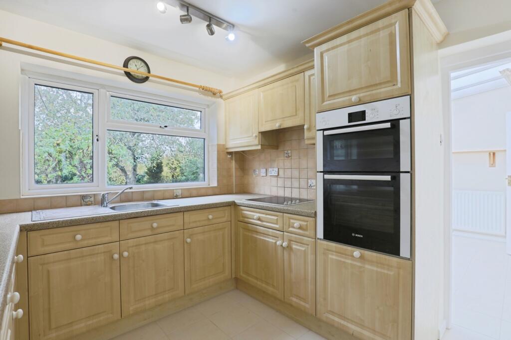 Mayfield Road, Southam, Warwickshire, CV47 photo 4