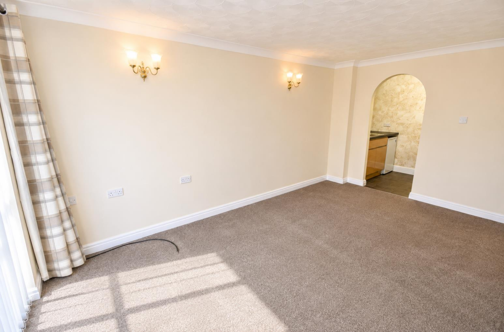 Apartment in Heswall, Liverpool City Region - View 4