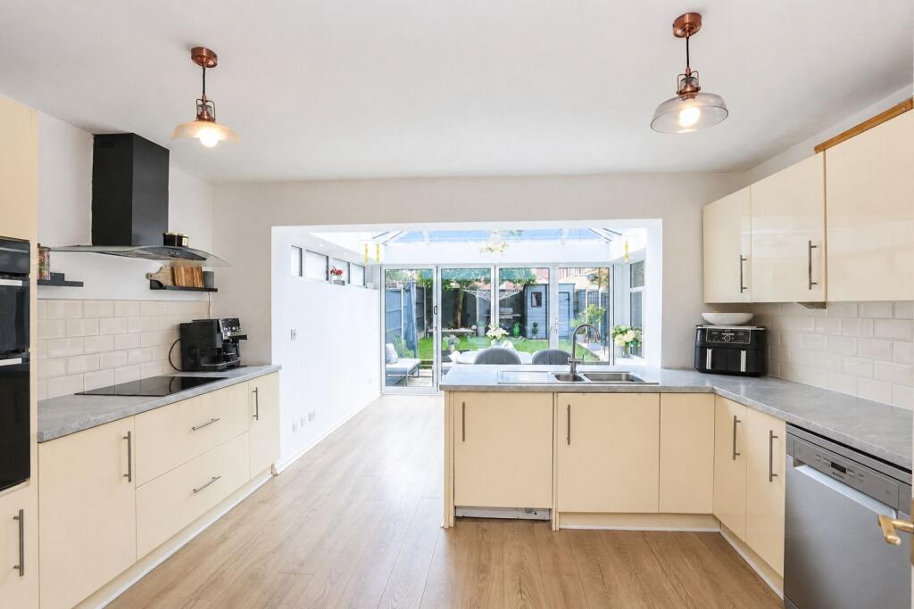 Pepper Wood Drive, Birmingham, Northfield, B31 5HX