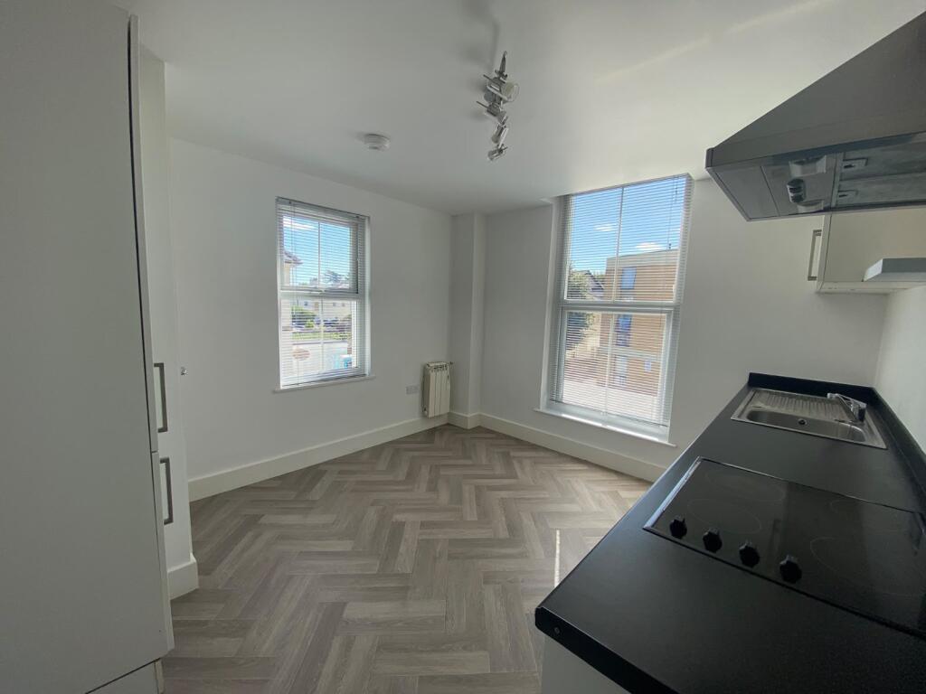 Apartment in Tonbridge - View 3