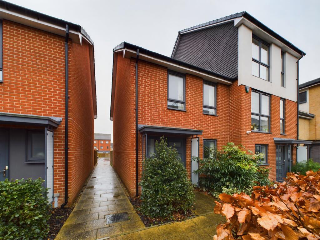 Woolhampton Way, Reading, Berkshire, RG2